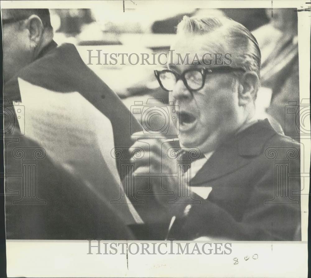 1970 Press Photo Ohio Governor James Rhodes yawns at Governors&#39; Conference-Historic Images