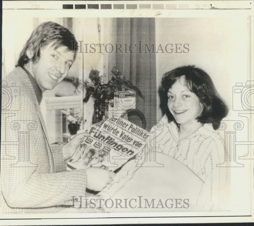 1974 Press Photo Quintuplet parents Walter and Angelika Rasch of West Berlin-Historic Images