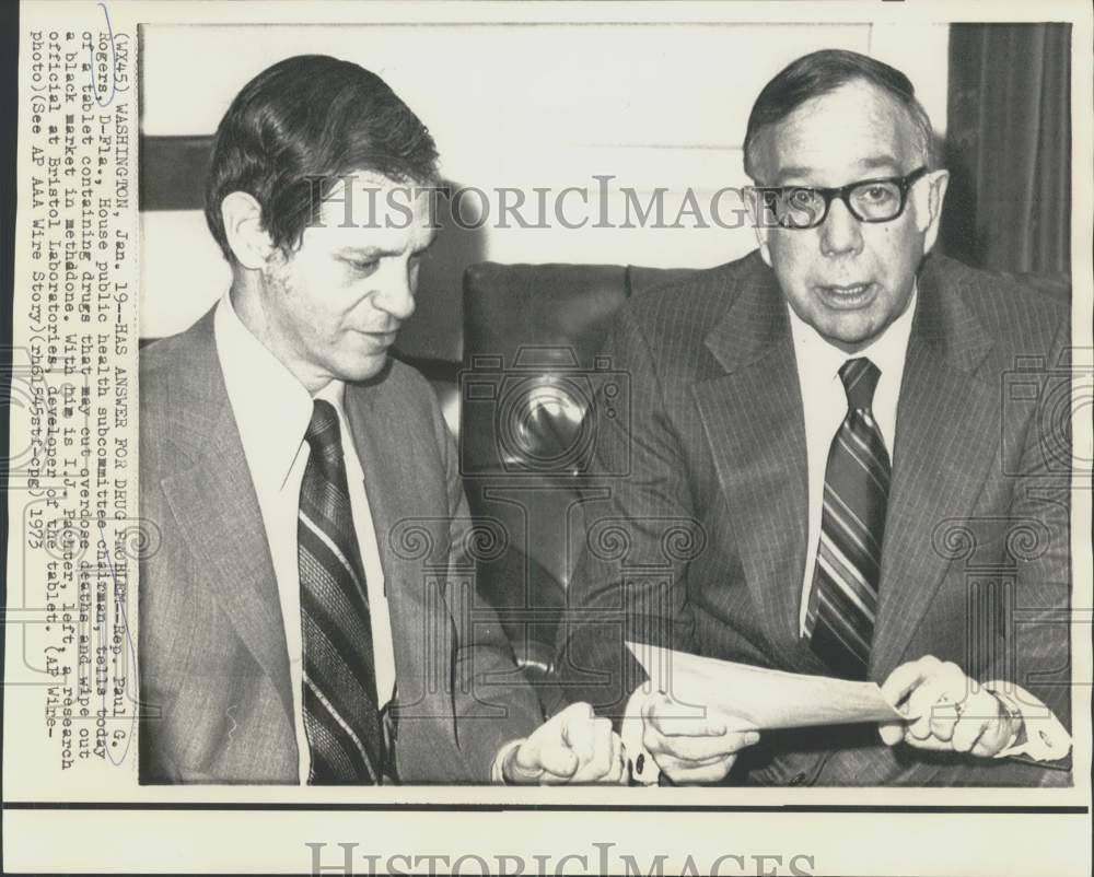 1973 Press Photo Paul Rogers and I.J. Pachter tell of tablet to cut overdose-Historic Images