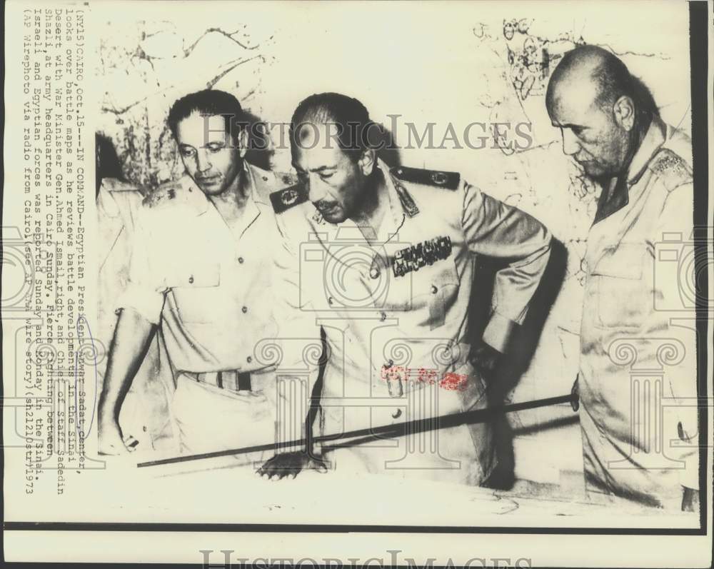 1973 Press Photo Egyptian Leaders Review Battle Developments in Sinai Desert-Historic Images