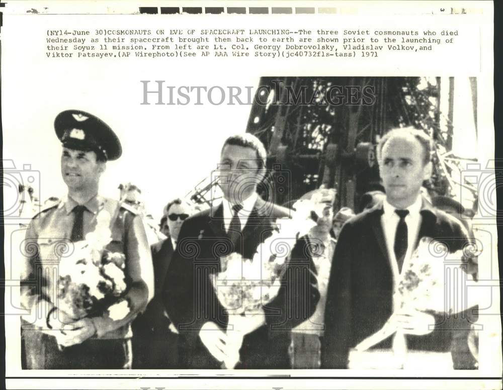 1971 Press Photo Three Soviet cosmonauts prior to their Soyuz 11 mission launch-Historic Images