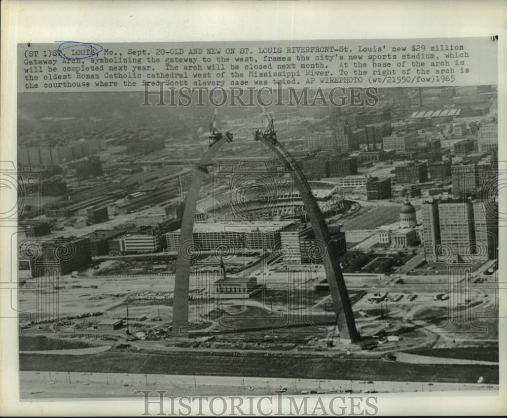 1965 Press Photo A new $29 million Gateway Arch under construction, St. Louis-Historic Images