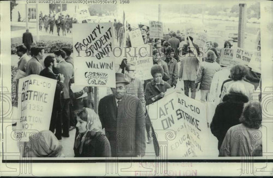1969 Press Photo Teachers' Union Strike, San Francisco State College - now40484-Historic Images