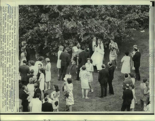 1970 Press Photo New York Mayor Lindsay's Daughter, Husband after Wedding-Historic Images