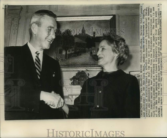 1963 Press Photo "New York Post" Owner, Union President Shake on Agreement - Historic Images