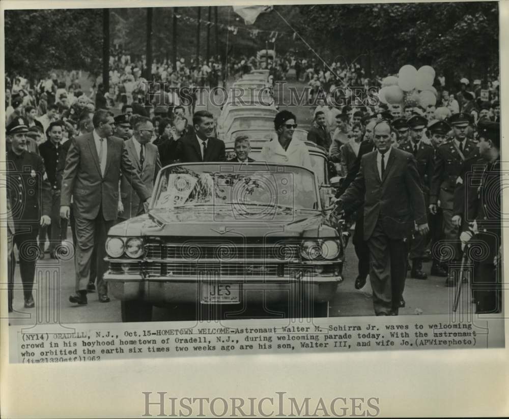 1962 Press Photo Astronaut Walter Schirra Gets Hometown Welcome Parade, Oradell - Historic Images