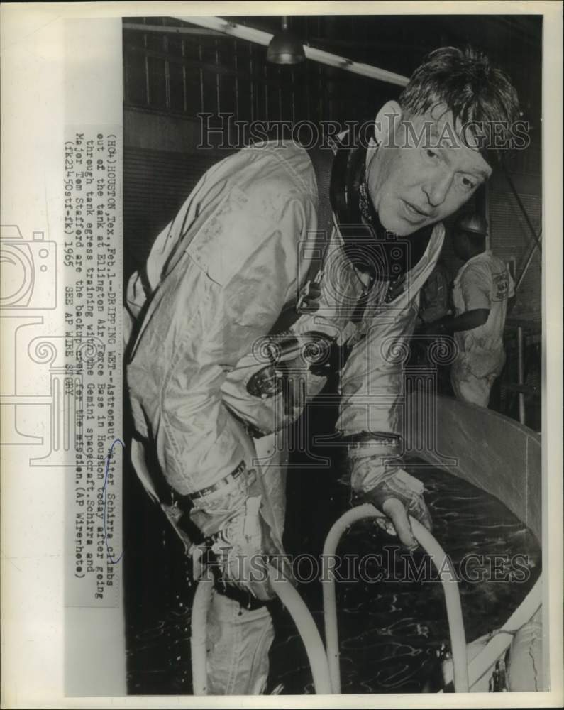 1965 Press Photo Astronaut Walter Schirra at Tank Egress Training, Houston - Historic Images