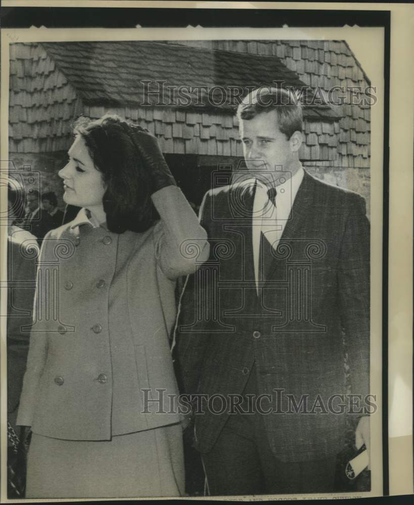 1966 Press Photo Lynda Bird Johnson &amp; escort in Frederickburg, Texas - Historic Images