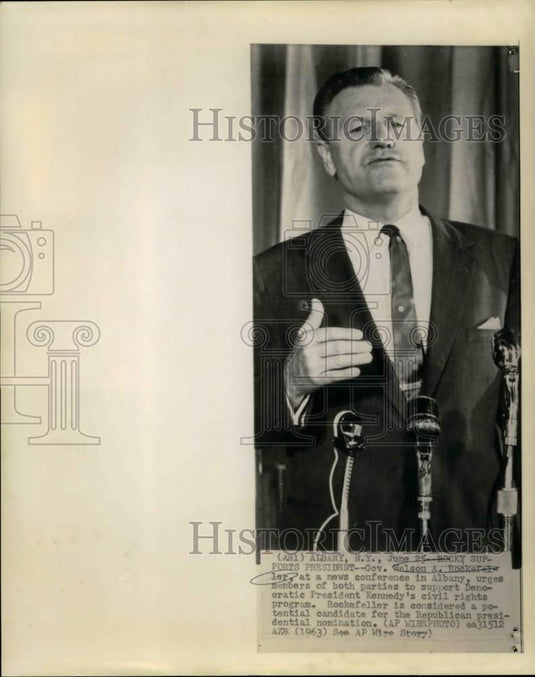 1963 Press Photo New York Governor Nelson Rockefeller at Albany news conference - Historic Images
