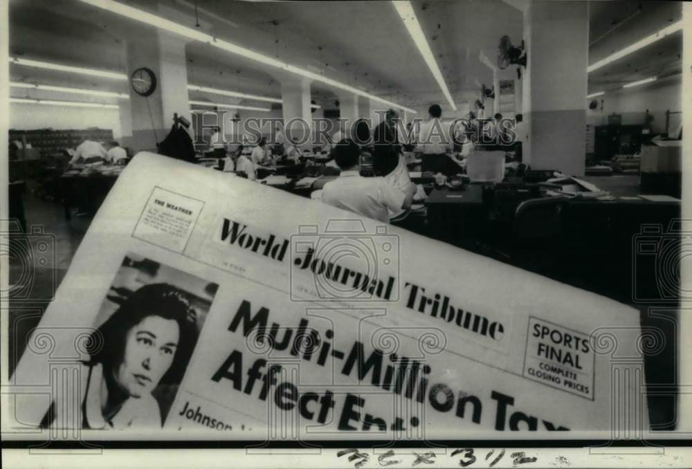 1966 Press Photo Proof of 1st edition of the World Journal Tribune in New York - Historic Images