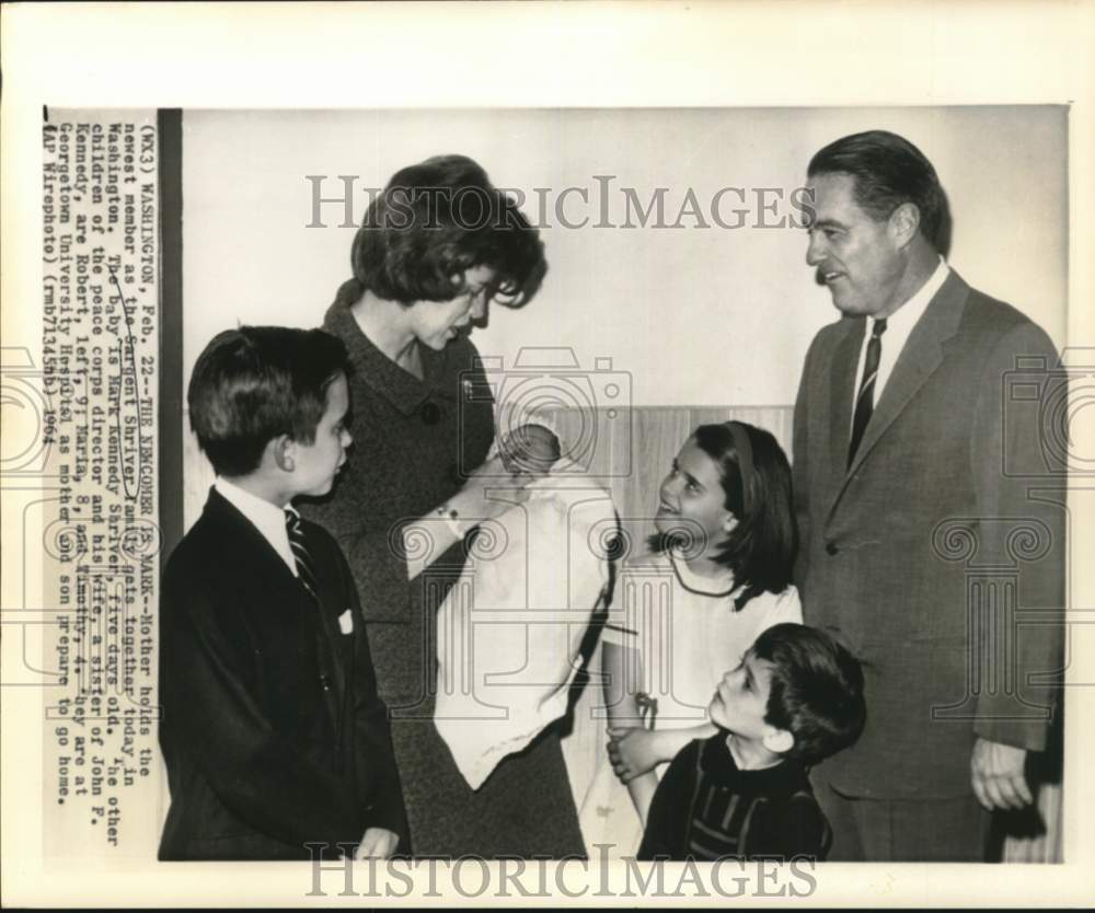 1964 Sargent Shriver and his family get together in Washington - Historic Images