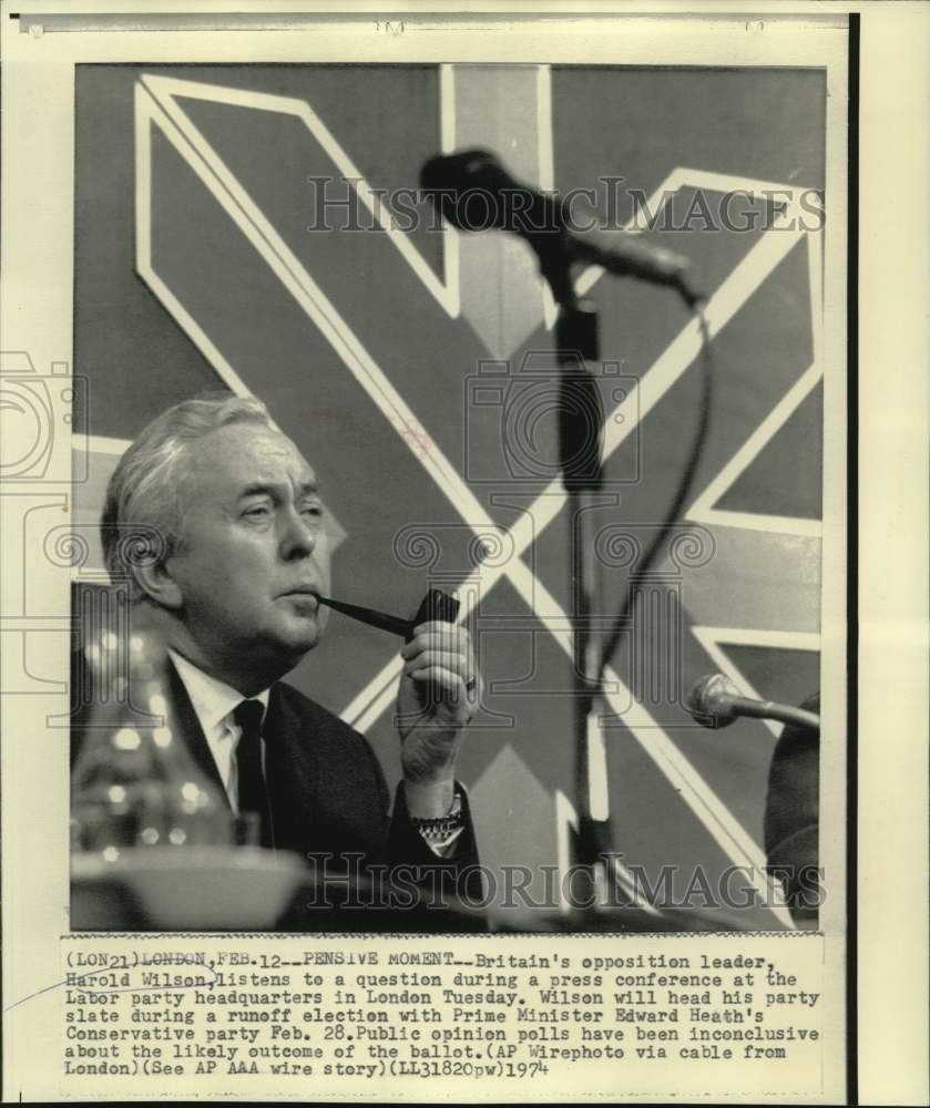 1974 Harold Wilson at the Labor party headquarters in London - Historic Images