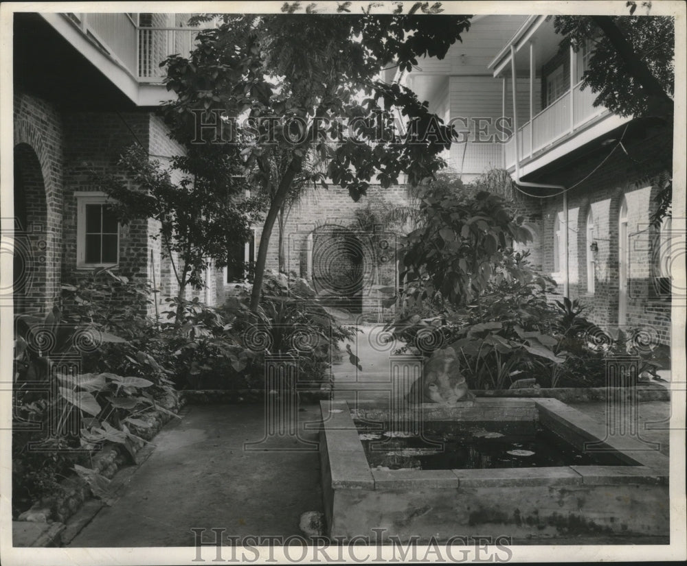 1960 Press Photo Patios on Parade event in the French Quarter - nox00570-Historic Images