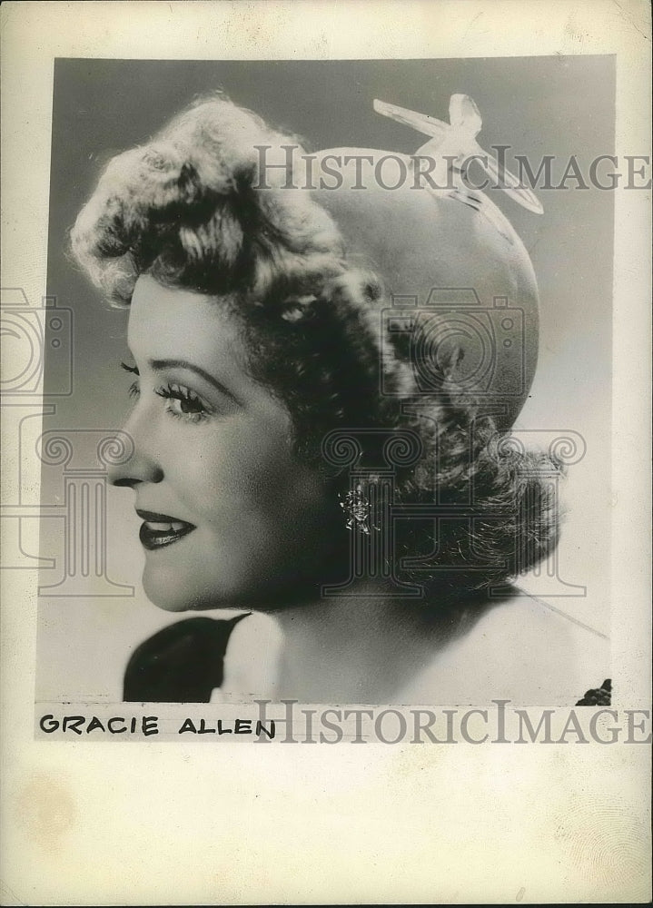 Press Photo Gracie Allen, Comedian Wearing A Hat - nox01474- Historic Images