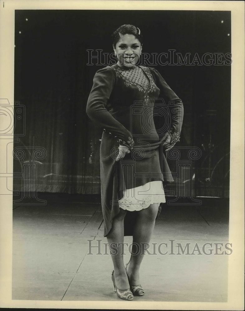 1981 Press Photo Young woman in &quot;Ain&#39;t Misbehavin&#39;&quot; - nox01703-Historic Images