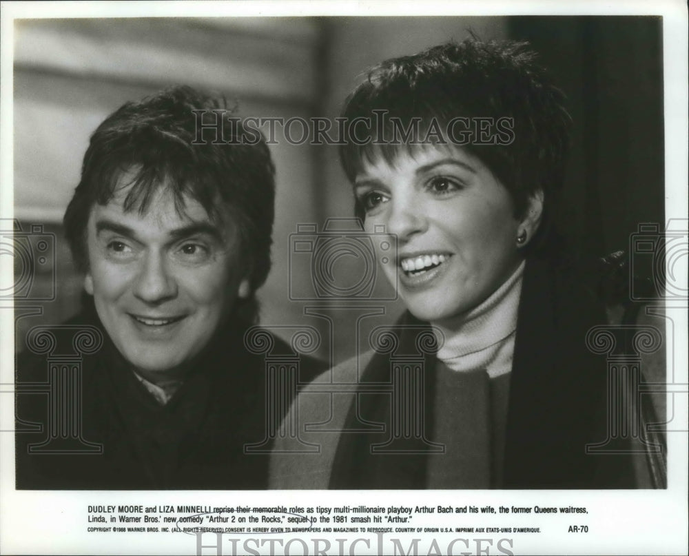 1988 Press Photo Dudley Moore and Liza Minnelli star in Arthur 2 on the Rocks.- Historic Images