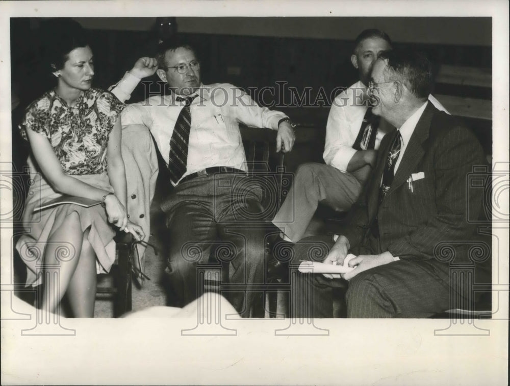 1940 Press Photo Dr. I.F. Littell testifies at committee investigating prison.-Historic Images