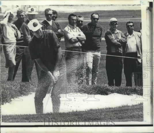 1969 Press Photo George Archer blasts from trap on the first hole - nox03359 - Historic Images