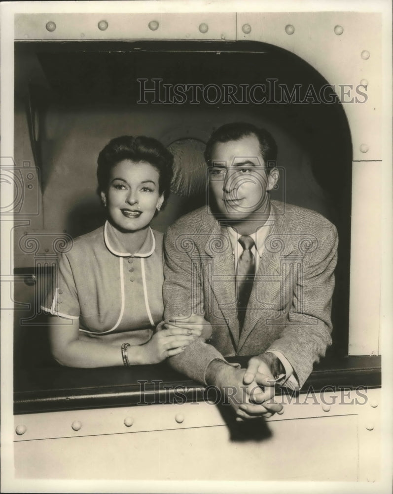 1955 Press Photo Ruth Hussey and John Baragrey in &quot;Women at Sea&quot; - Historic Images