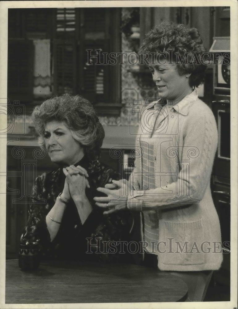 1978 Press Photo Rue McClanahan and Beatrice Arthur on Maude, on CBS.- Historic Images