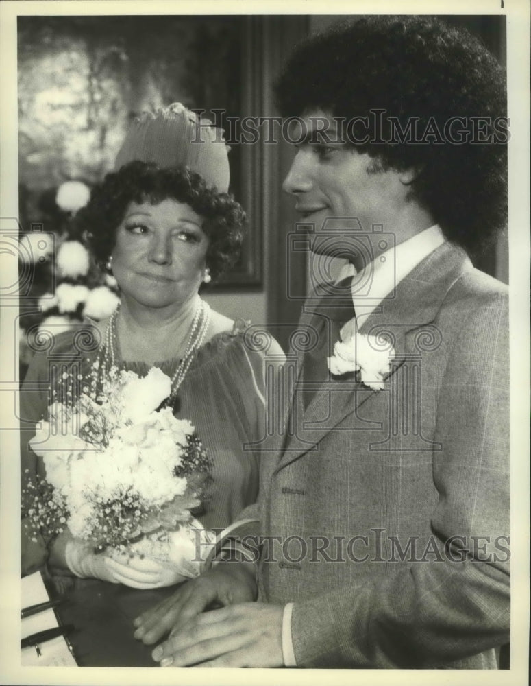 Press Photo Hermione Baddeley and Robert Hegyes on Sweepstakes, on NBC.-Historic Images