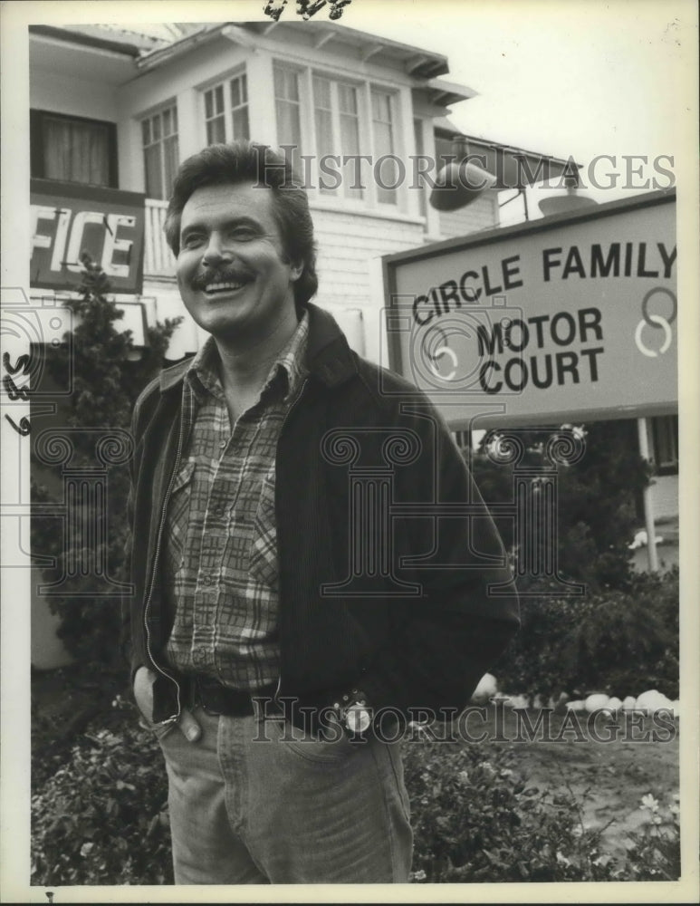 1982 Press Photo Max Baer stars in The Circle Family, on NBC. - Historic Images