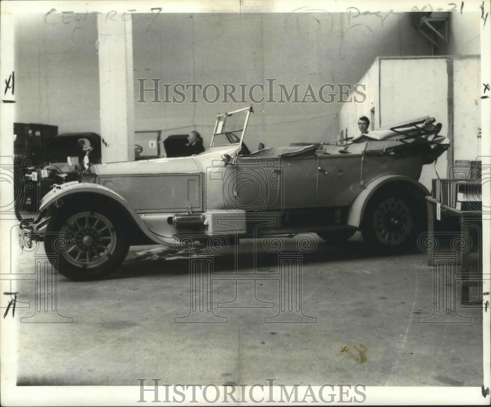 1969 Press Photo A 1913 Roll Royce Silver Ghost touring car. - nox04258- Historic Images