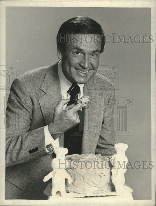 1980 Press Photo Bob Barker in America's Bake-Off Awards Presented by Pillsbury - Historic Images