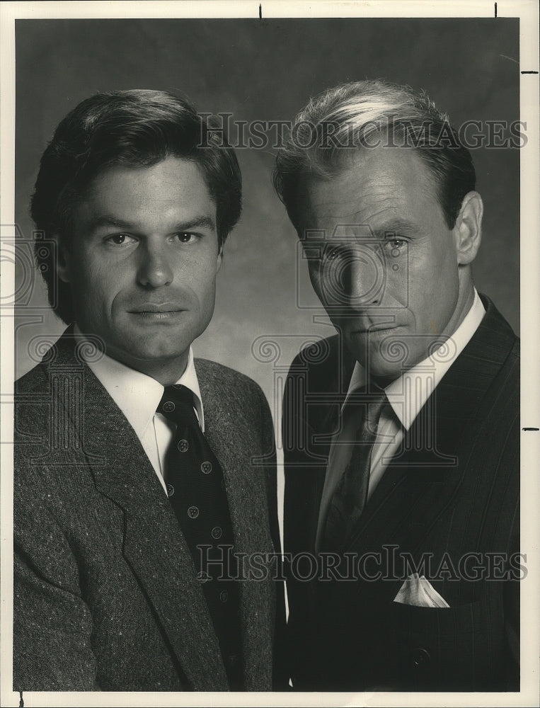 1988 Press Photo Harry Hamlin and Corbin Bernsen Star in L.A. Law - Historic Images