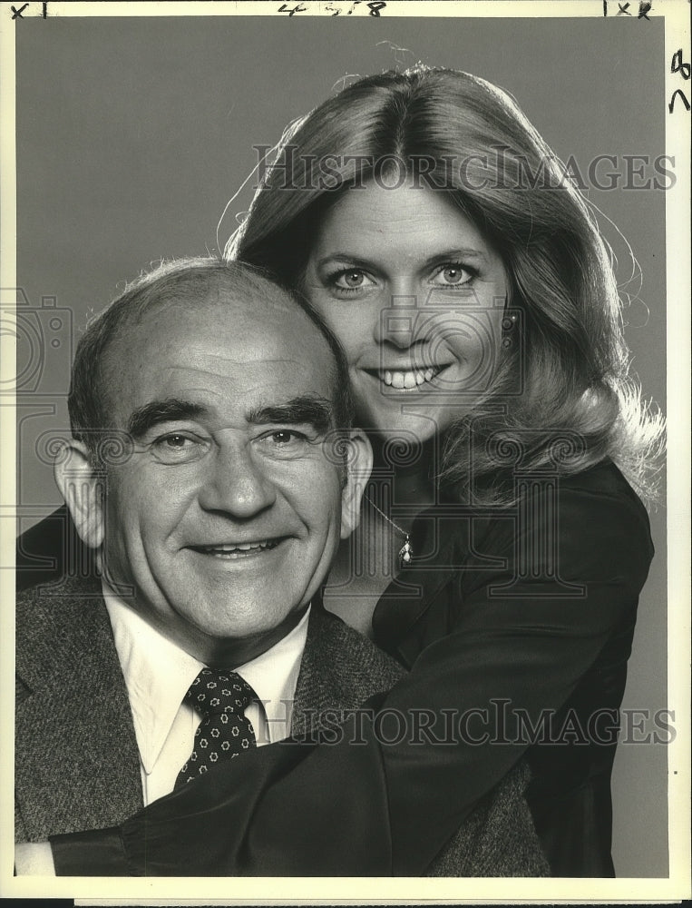 1979 Press Photo Edward Asner & Meredith Baxter Birney Star in The Family Man - Historic Images