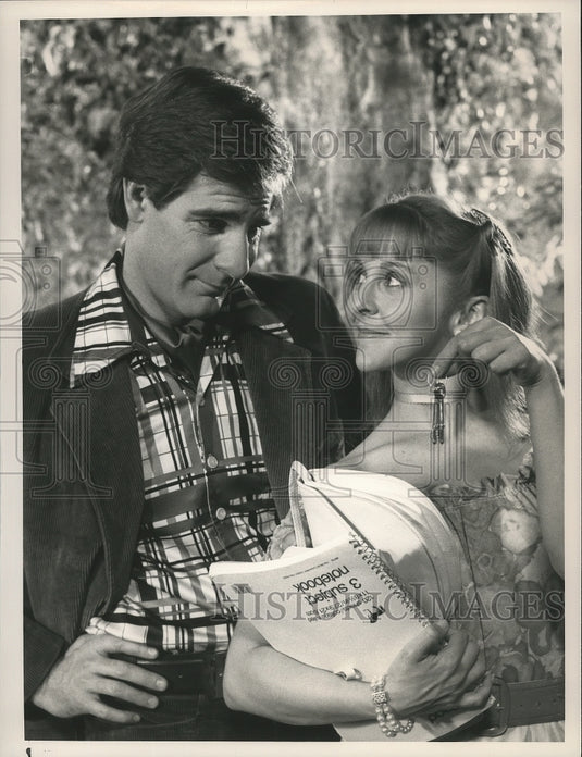1989 Press Photo Scott Bakula & Leslie Sachs in June 15, 1972 on Quantum Leap - Historic Images