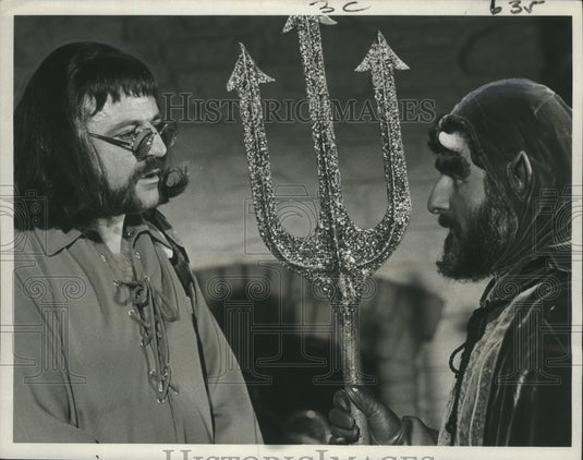 1972 Press Photo John Astin and Theodore J. Flicker in "Hell's Bells" on NBC-TV - Historic Images
