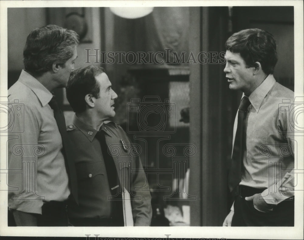 1981 Press Photo Hal Linden, Ron Carey, Max Gail in &quot;Barney Miller&quot; - ABC-TV - Historic Images