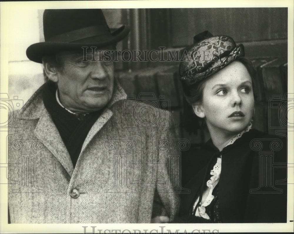 1981 Press Photo Gene Barry and Linda Purl in &quot;The Amazing Nelly Bly&quot; on NBC-TV-Historic Images