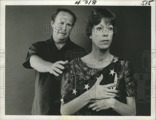 1980 Press Photo Ned Beatty and Carol Burnett - "Friendly Fire" on ABC-TV - Historic Images