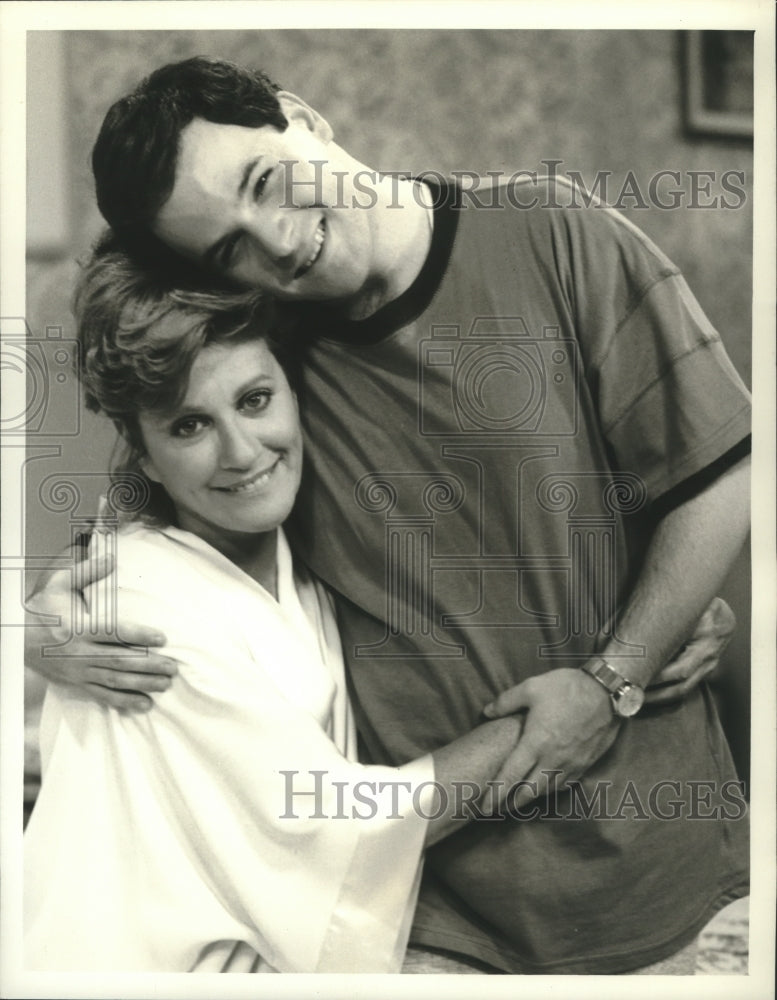 1987 Press Photo Jason Alexander and Cynthia Harris on "Everything's Relative" - Historic Images