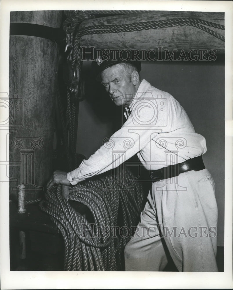 1952 Press Photo Charles Bickford in &quot;Sunk,&quot; as a hard-bitten sea trader - Historic Images