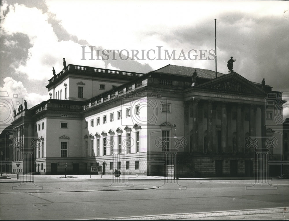 1969 Press Photo Germany - East Berlin National Opera, Avenue Unter den Linden-Historic Images