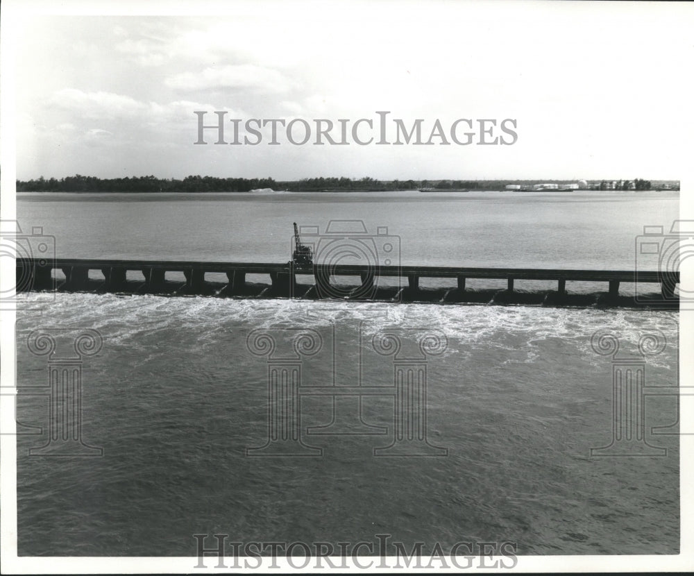 1975 Press Photo Louisiana - View of Bonnet Carre Spillway on Mississippi River - Historic Images