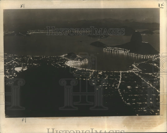 1961 Press Photo Rio de Janeiro, Brazil - Aerial View, at Night - Historic Images