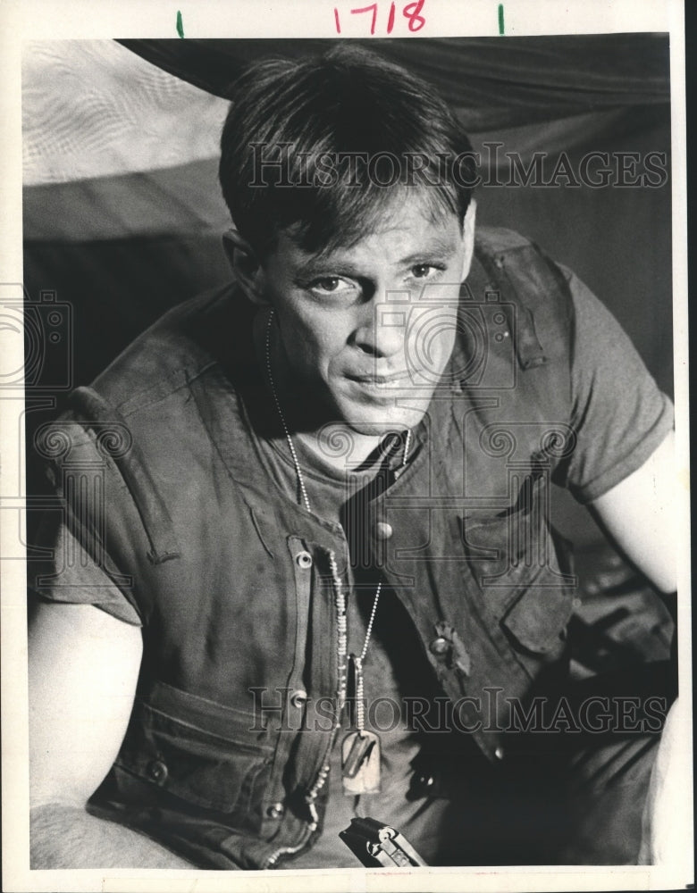 1980 Press Photo Keith Carradine as Lt. Murph McCoy in "A Rumor of War" - Historic Images