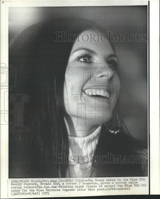 1971 Press Photo Pageant - Miss Texas Brenda Box at Rehearsal for Miss USA - Historic Images