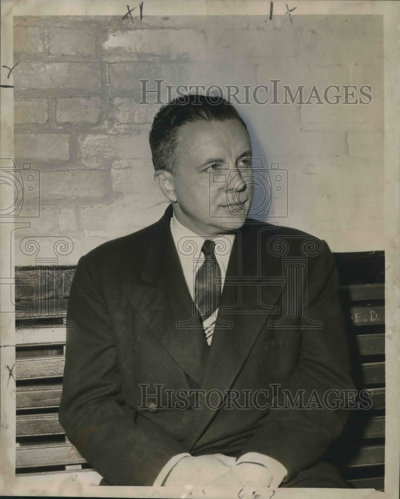 1955 Press Photo Warren , Television Newscaster - Historic Images