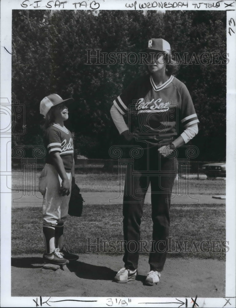 1978 Press Photo Adam Rich and Betty Buckley on &quot;Eight is Enough&quot; - nox10528-Historic Images