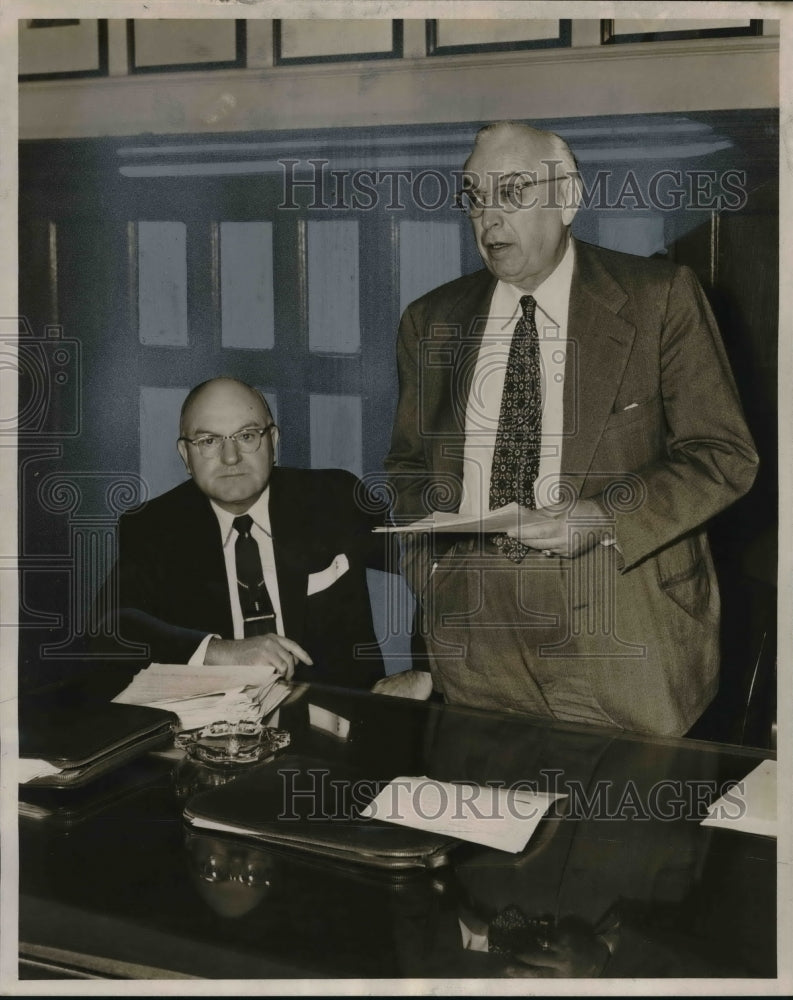 1955 School - Harley Chandler of Univ. Florida with Dr. Brumbaugh-Historic Images