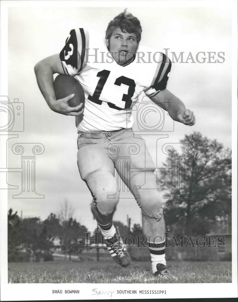 1975 Press Photo Football - Brad Bowman, Safety for Southern Mississippi- Historic Images