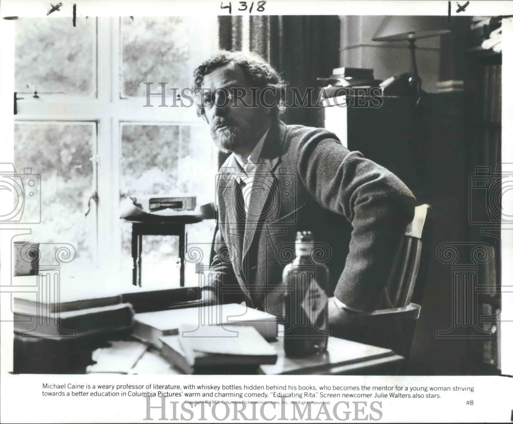 1983 Press Photo Actor Michael Caine in Scene From Educating Rita - Historic Images