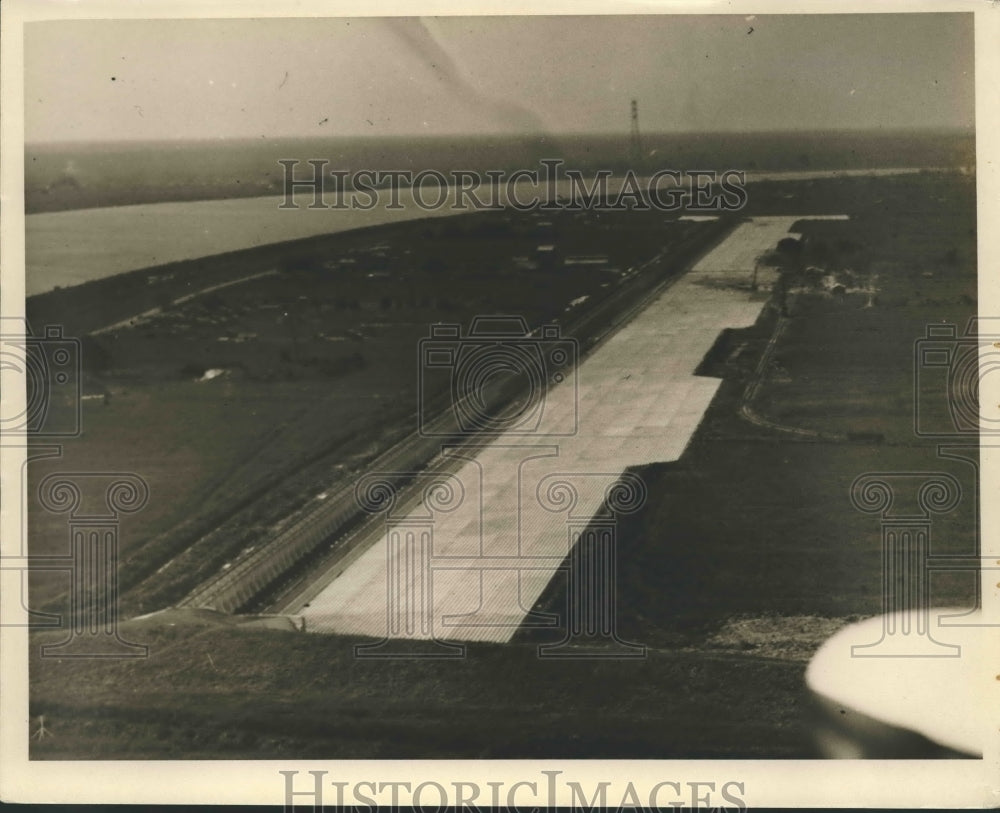 Press Photo Bonne Carre Spillway showing corrugated iron water breakers - Historic Images