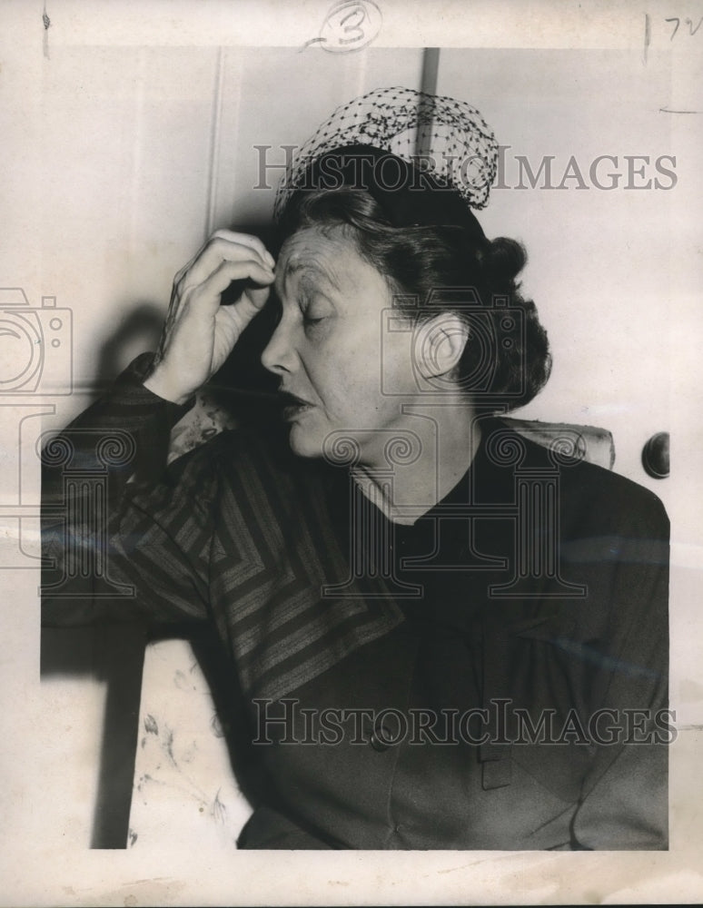 1953 Actress Katharine Cornell Nervous Before a Play-Historic Images