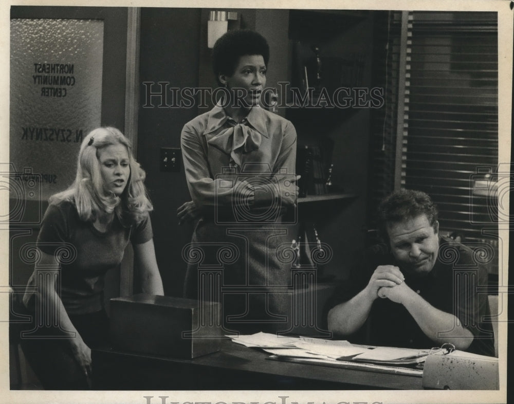 1977 Press Photo Actors Susan Lanier, Olivia Cole &amp; Ned Beatty in Szysznyk - Historic Images